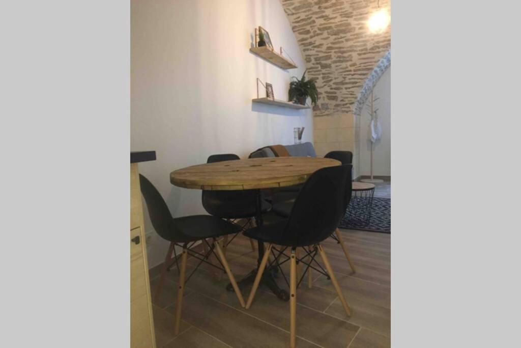 Studio Tout Equipe Marguerittes Luaran gambar